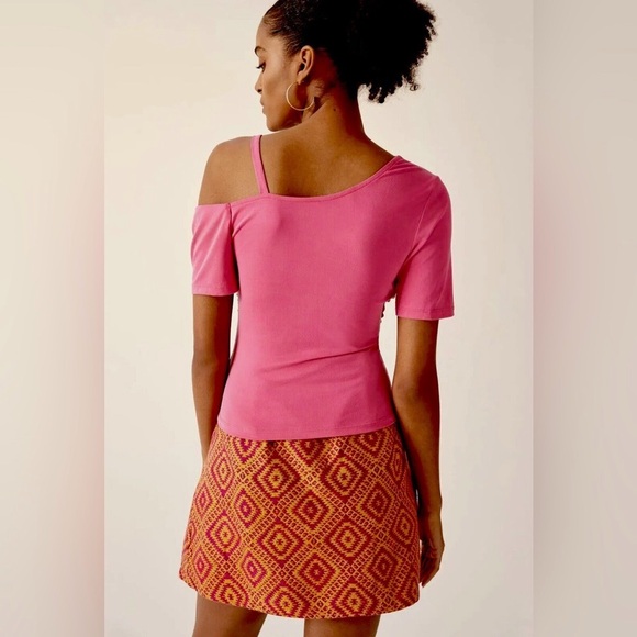 ANTHROPOLOGIE x SUNDAY IN BROOKLYN | Chic Pink Off-Shoulder Top - Picture 5 of 7